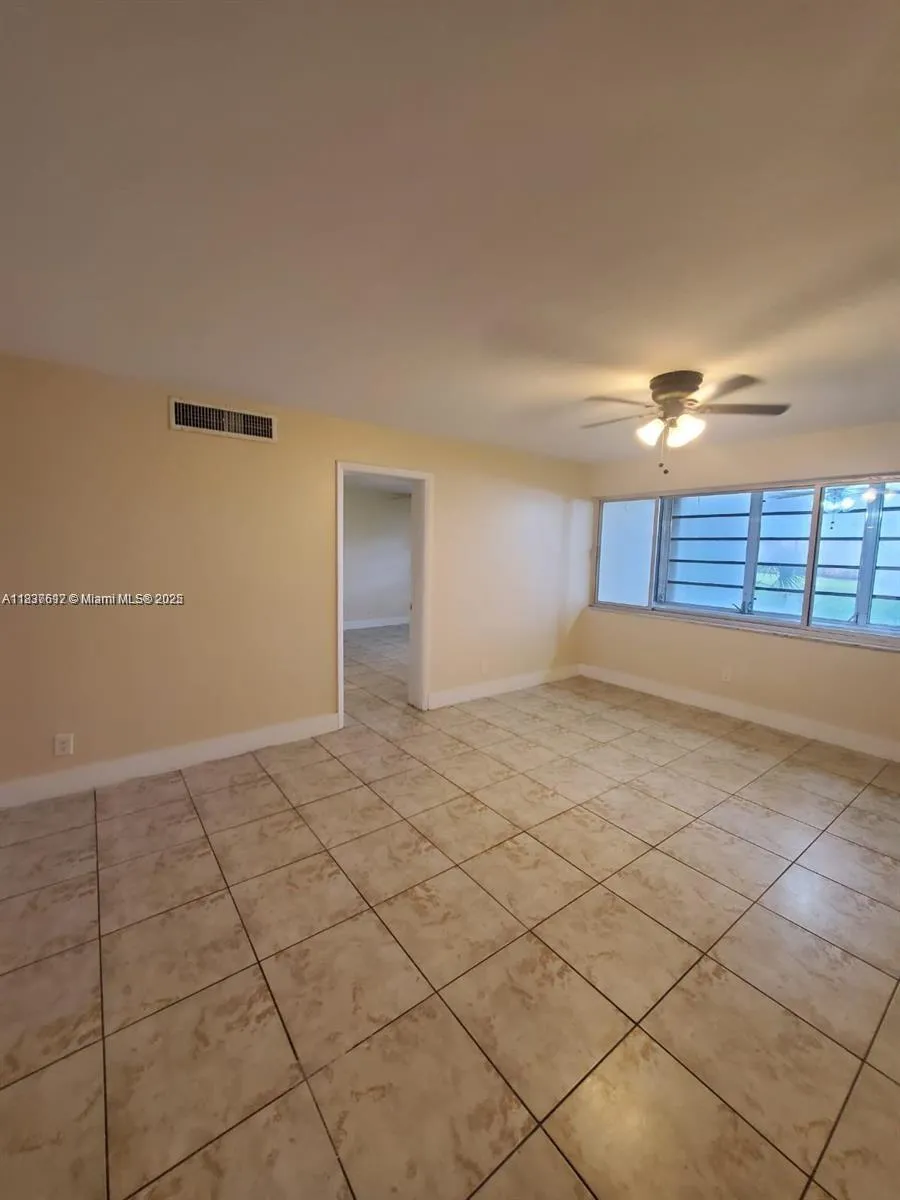 1450 NE 191st St # 106, Miami FL 33179