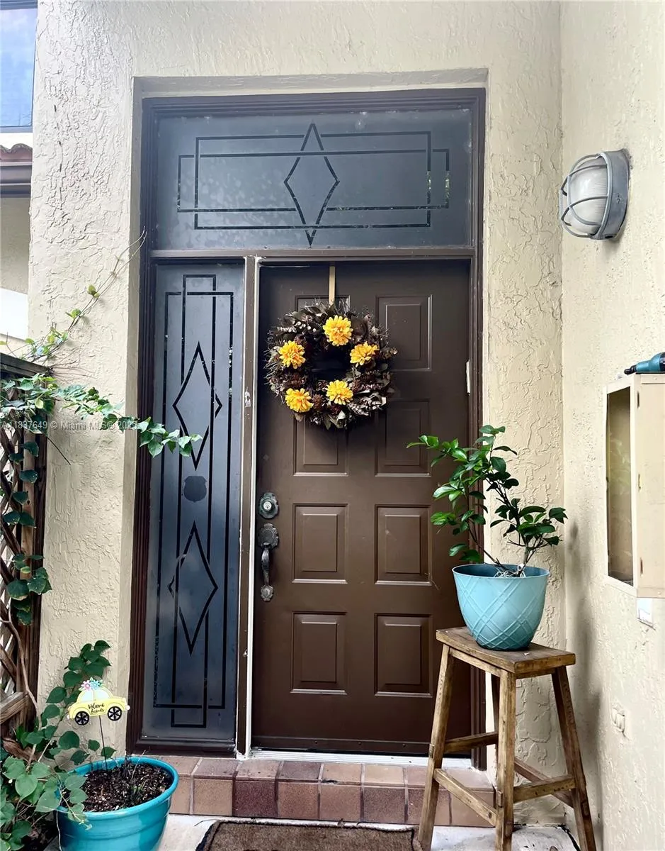 3 bedroom 2 bath for sale at 1022 NW 105th Ave # 119, Plantation FL 33322