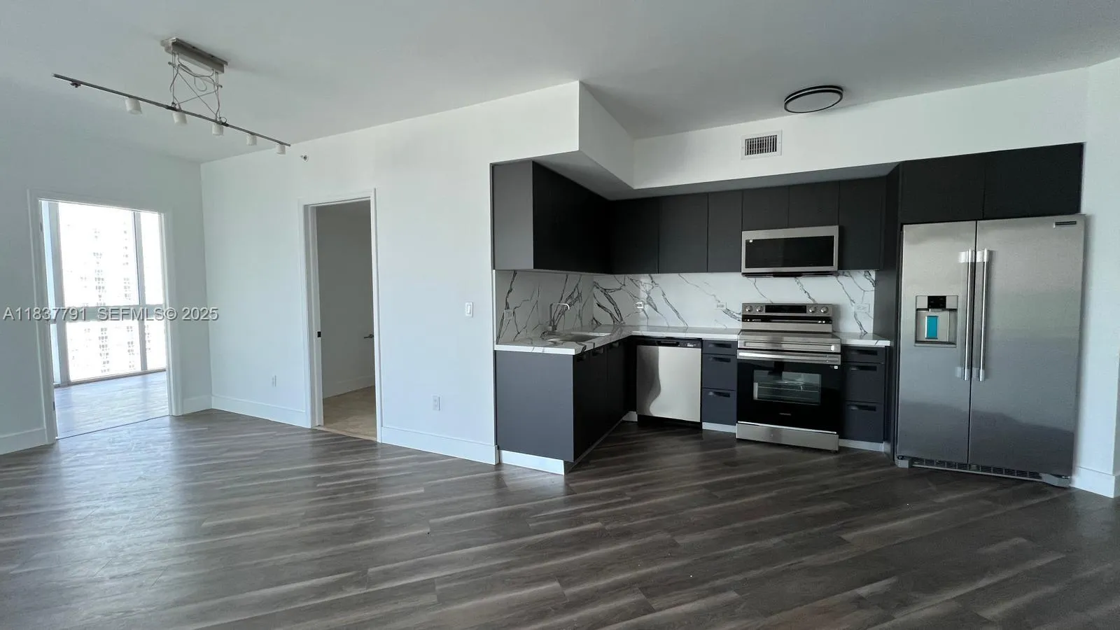 350 S Miami Ave # 2401, Miami FL 33130