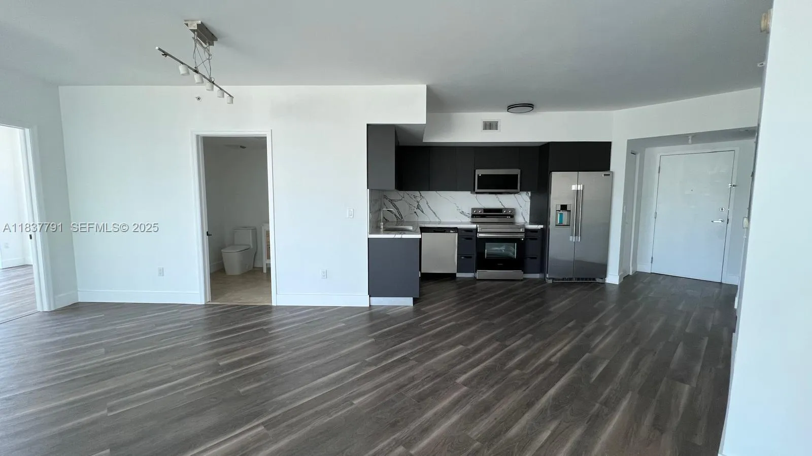 350 S Miami Ave # 2401, Miami FL 33130