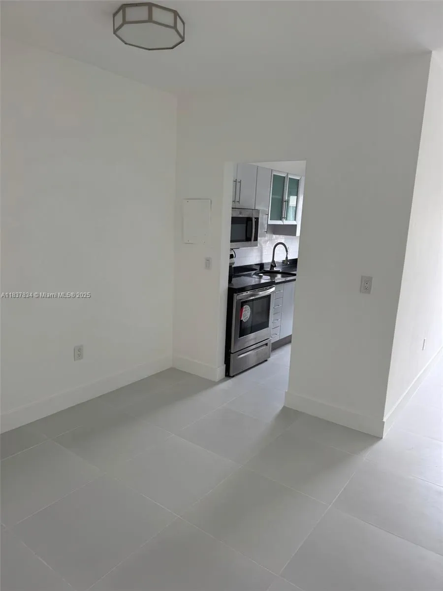 320 85th St # 24, Miami Beach FL 33141