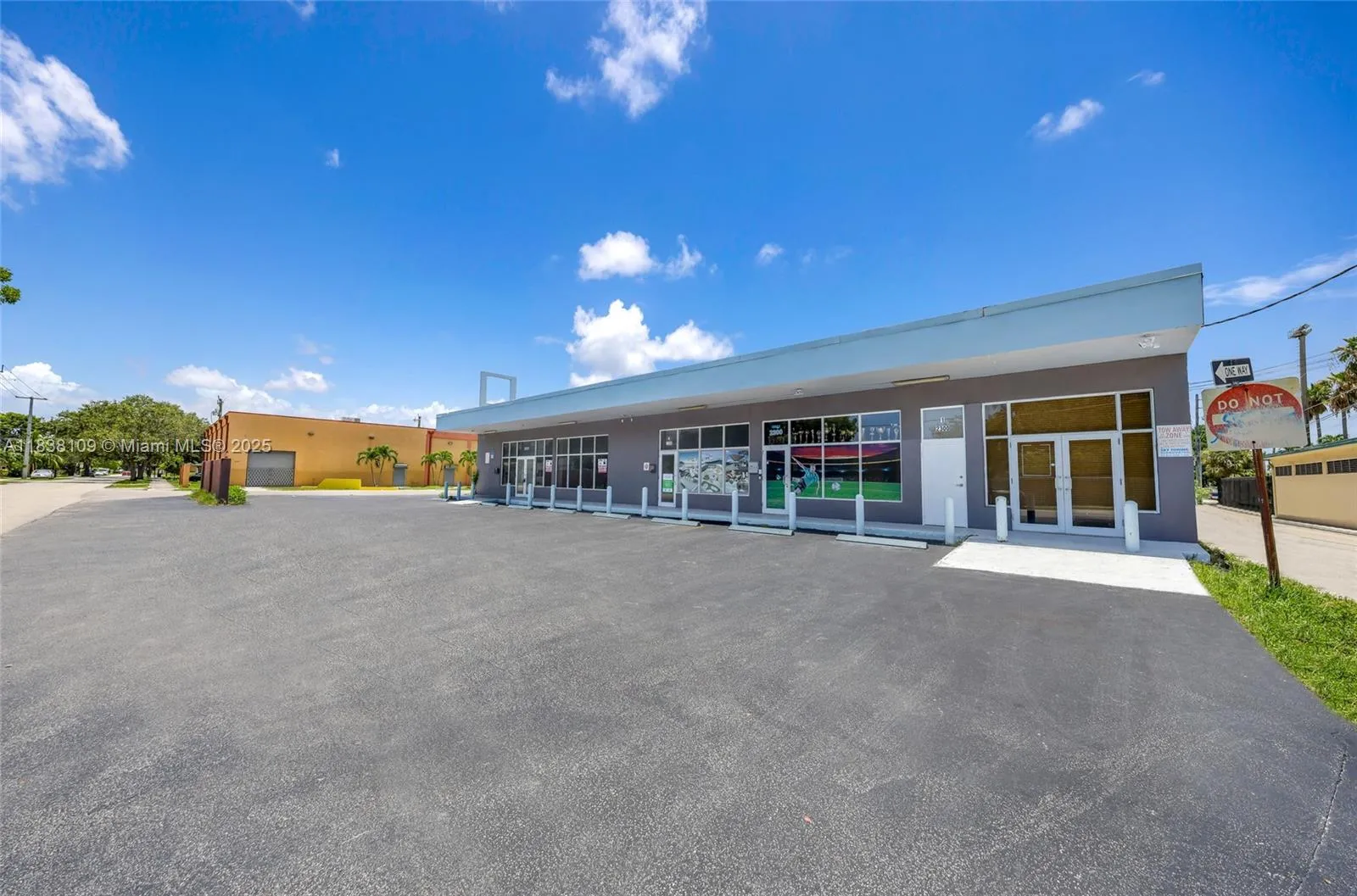 2300 N 23rd Ave, Hollywood FL 33020