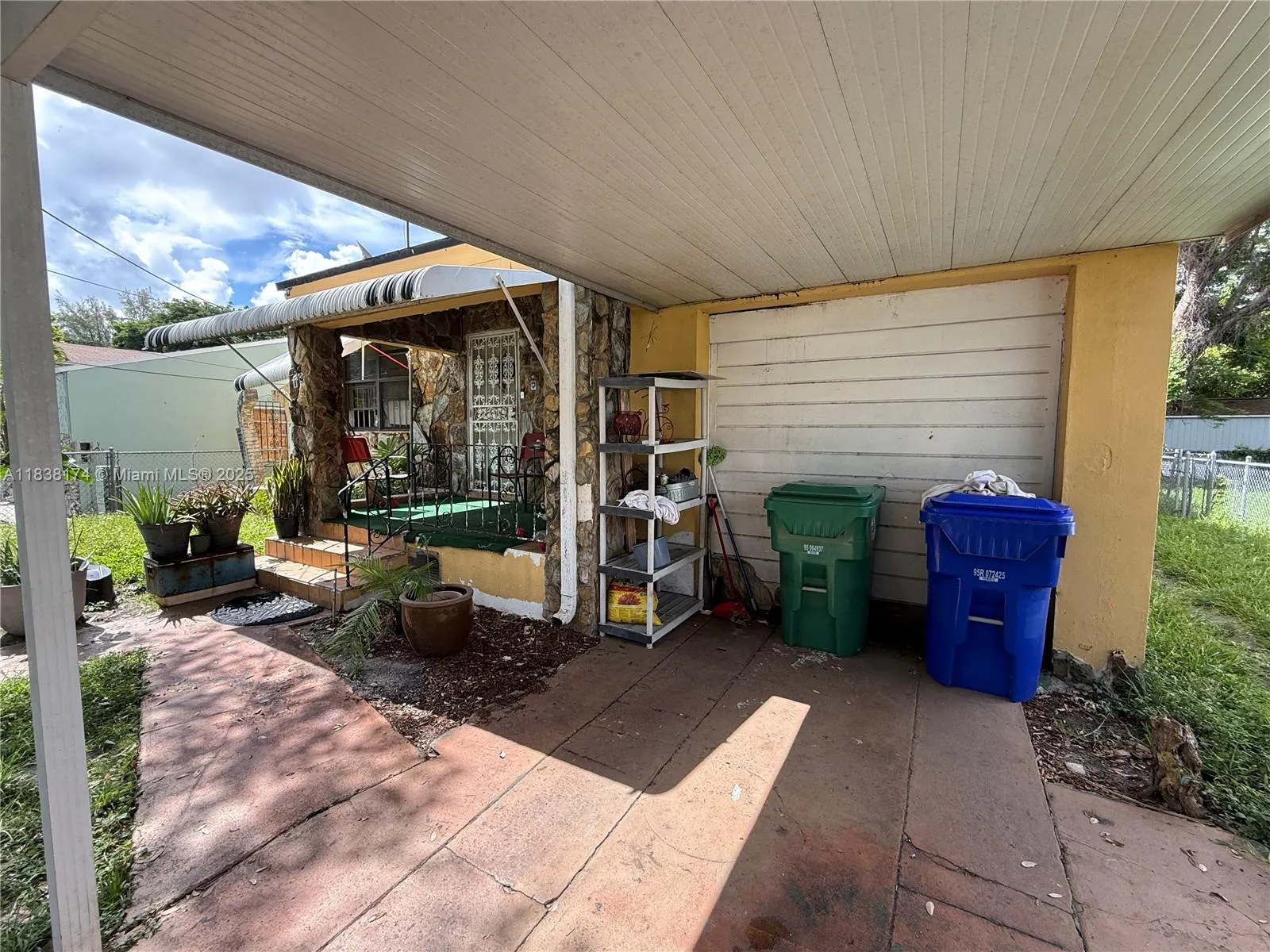 794 NW 44th St, Miami FL 33127
