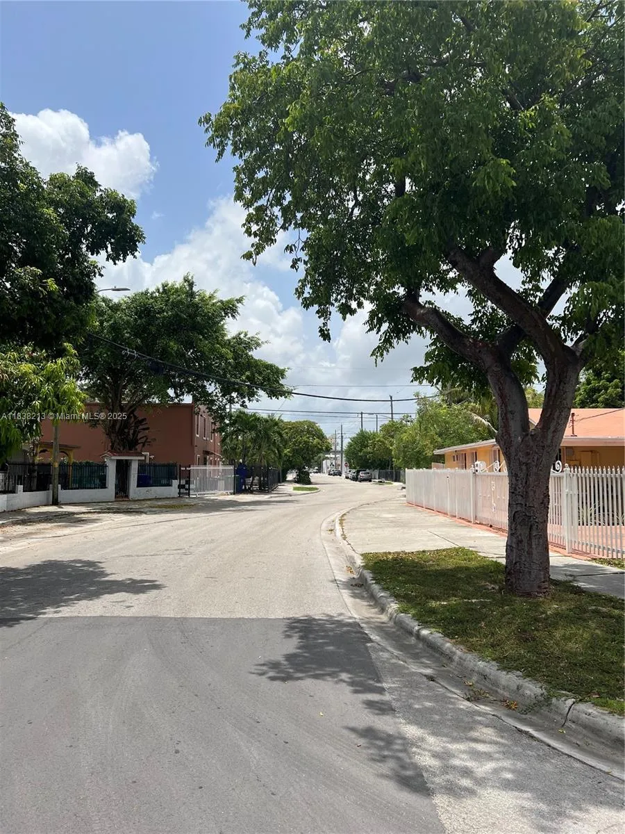 1101 NW 25th St, Miami FL 33127