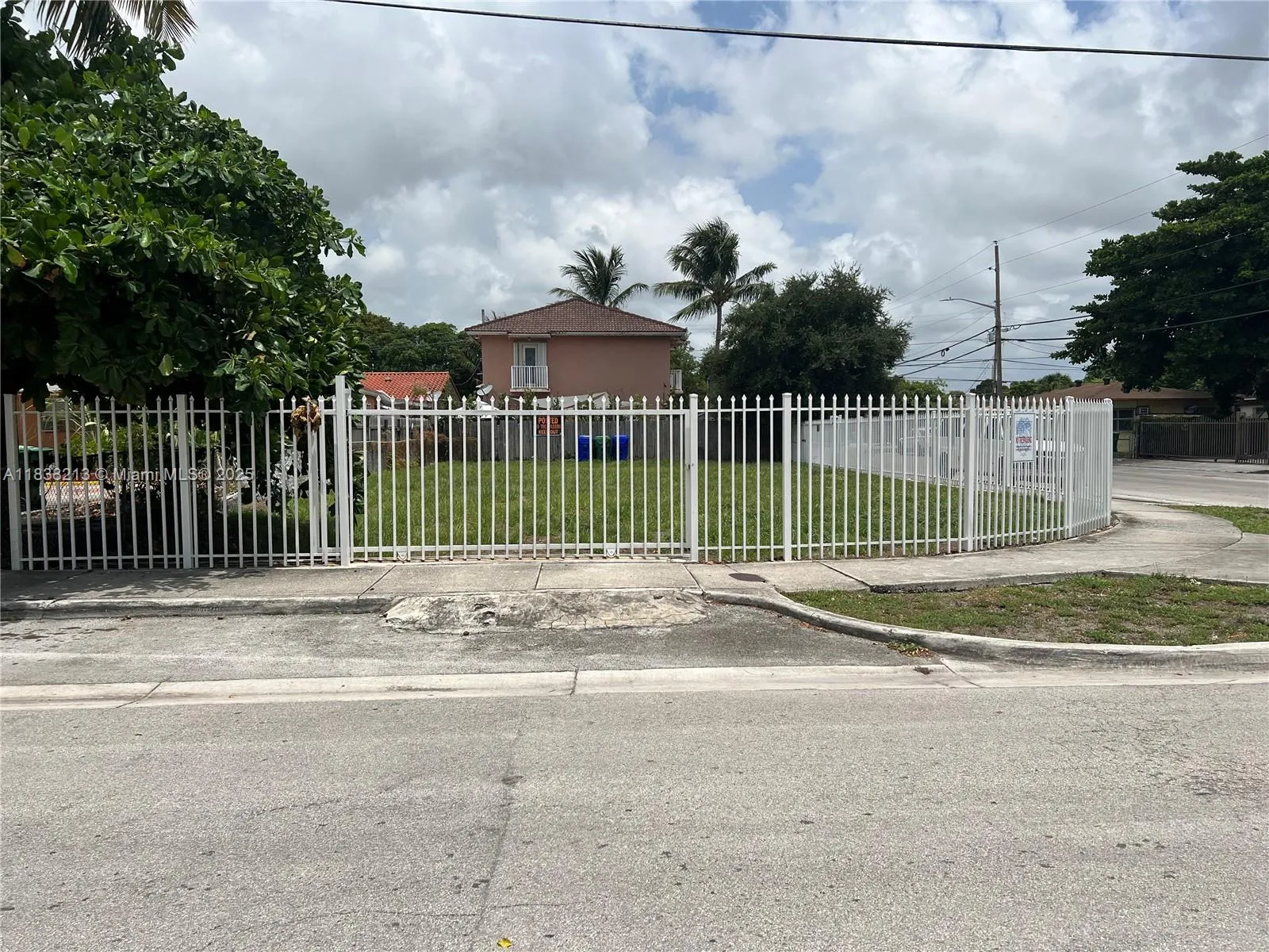 1101 NW 25th St, Miami FL 33127
