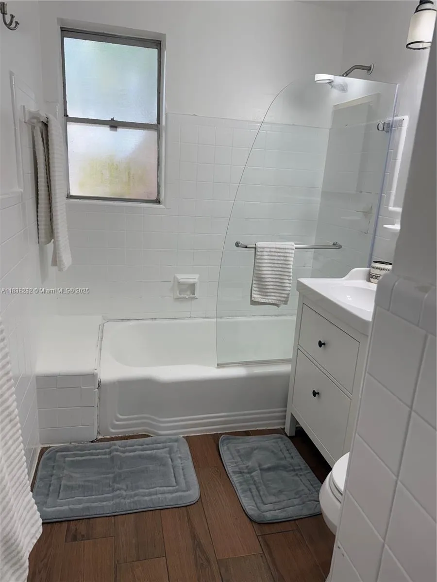 3909 Ponce De Leon Blvd # 2, Coral Gables FL 33134