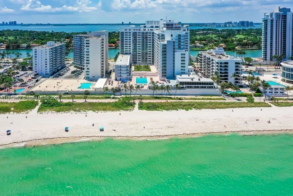 2 bedroom 2 bath for sale at 5401 Collins Ave # 514, Miami Beach FL 33140