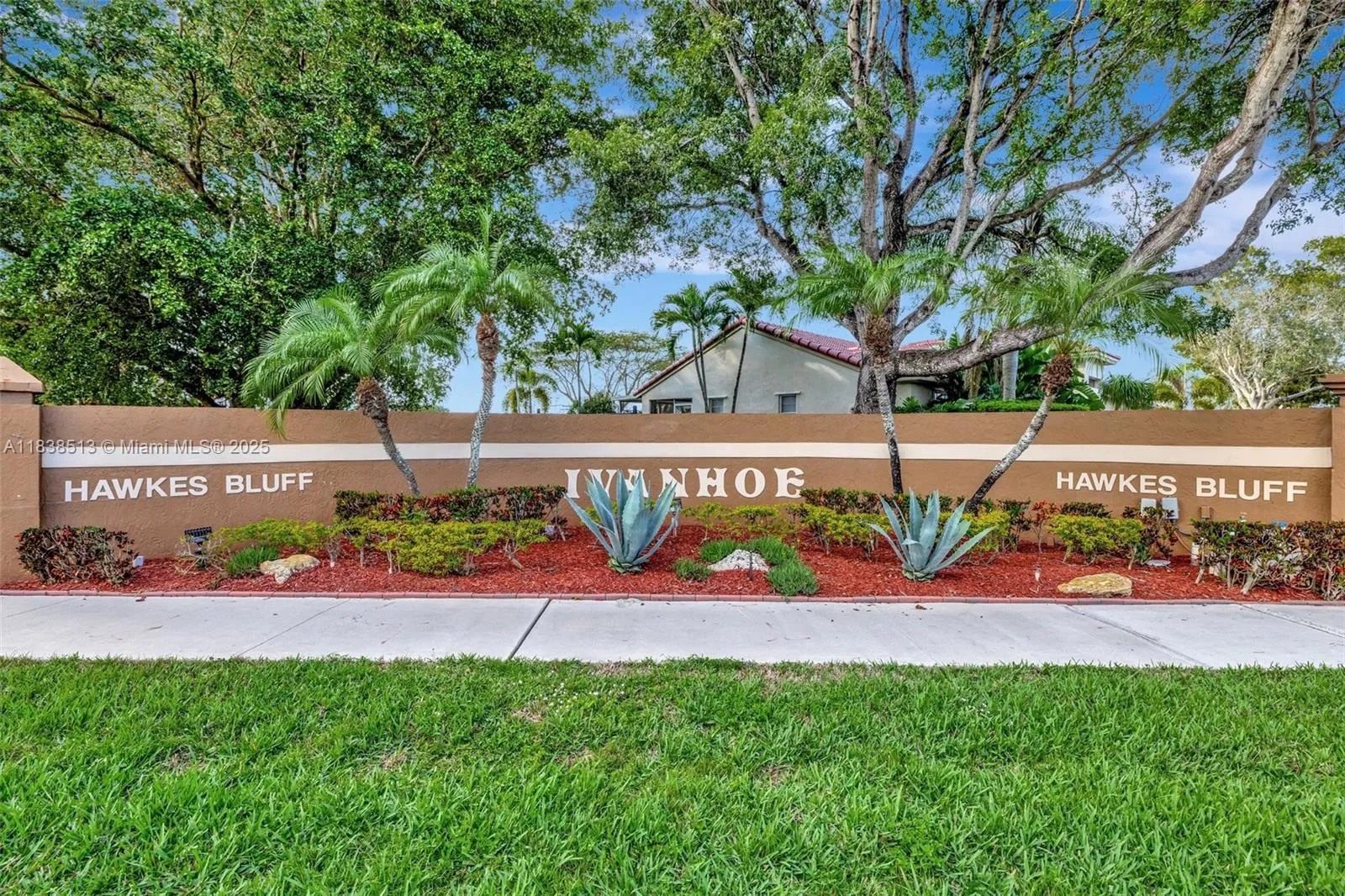 5911 Epsom Ln, Davie FL 33331