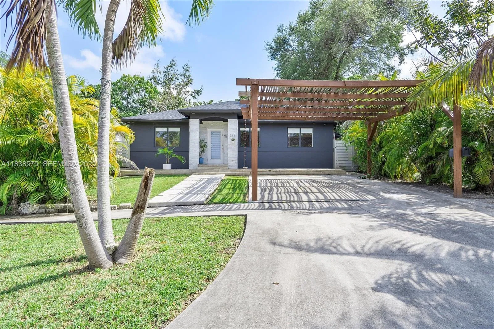3 bedroom 2 bath for sale at 266 NE 117th St, Miami FL 33161