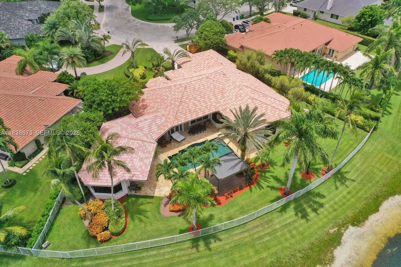 7 bedroom 5 bath for sale at 2914 Medinah, Weston FL 33332