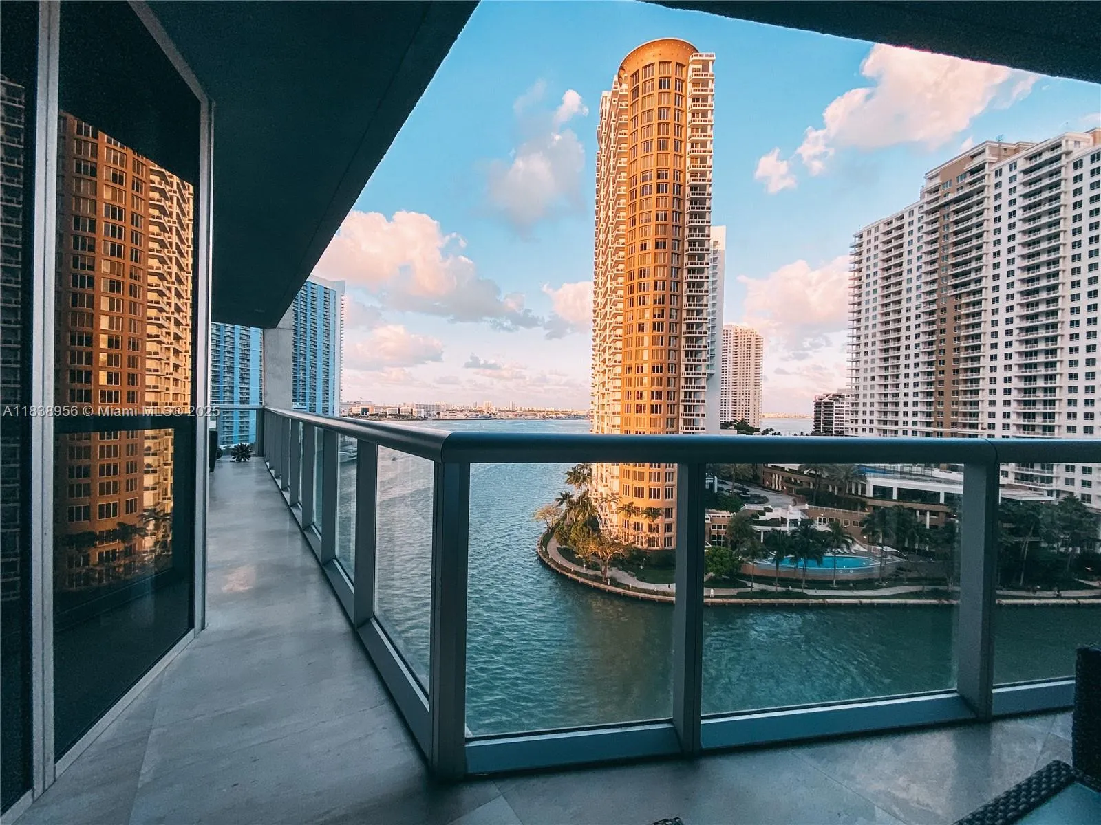 3 bedroom 2 bath for sale at 465 Brickell Ave # 1101, Miami FL 33131
