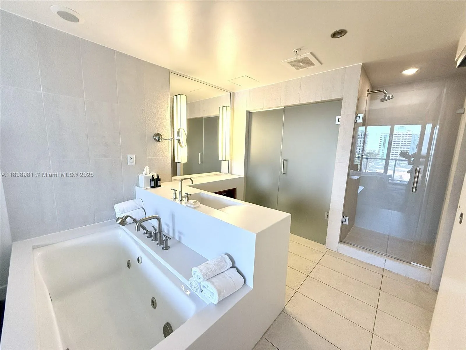 3101 Bayshore Dr # 704, Fort Lauderdale FL 33304