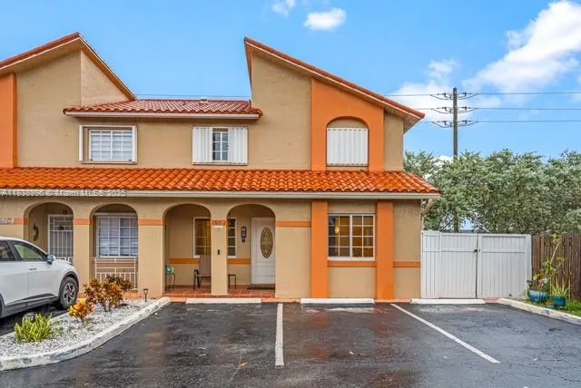 3 bedroom 2 bath for sale at 2385 W 69th St # B, Hialeah FL 33016