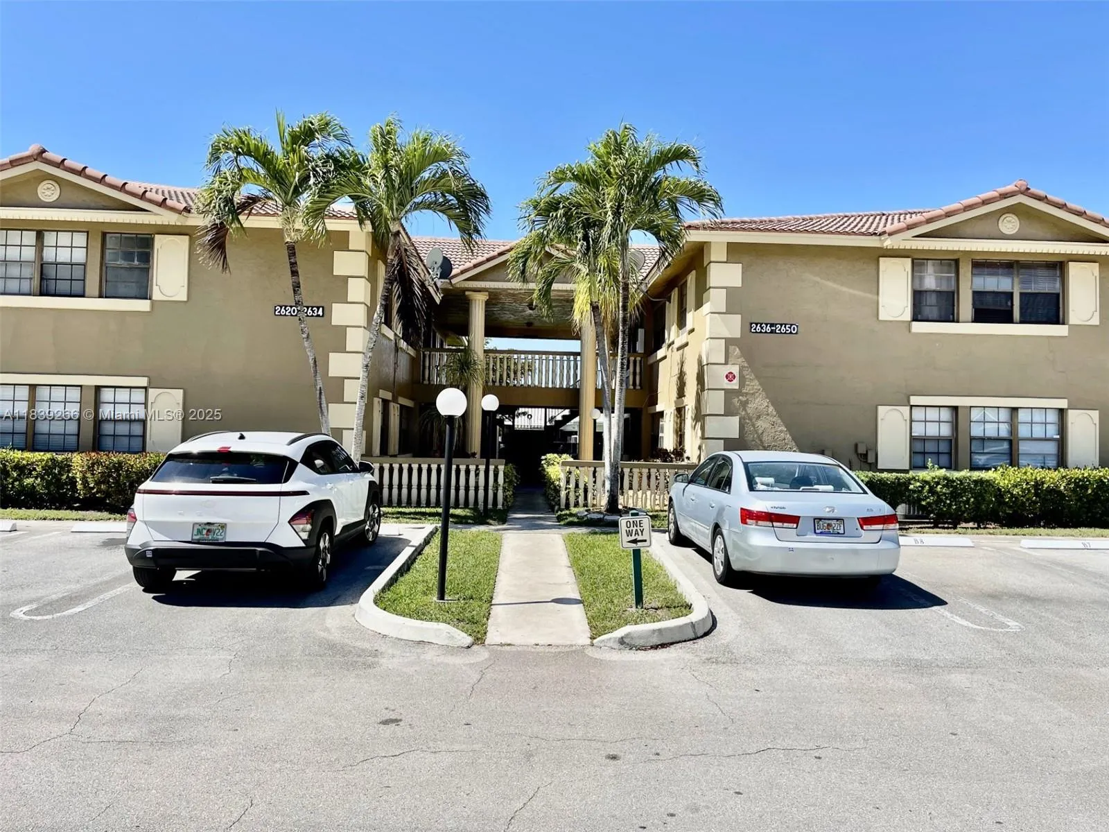 2 bedroom 2 bath for sale at 2624 Riverside Dr # 2624, Coral Springs FL 33065