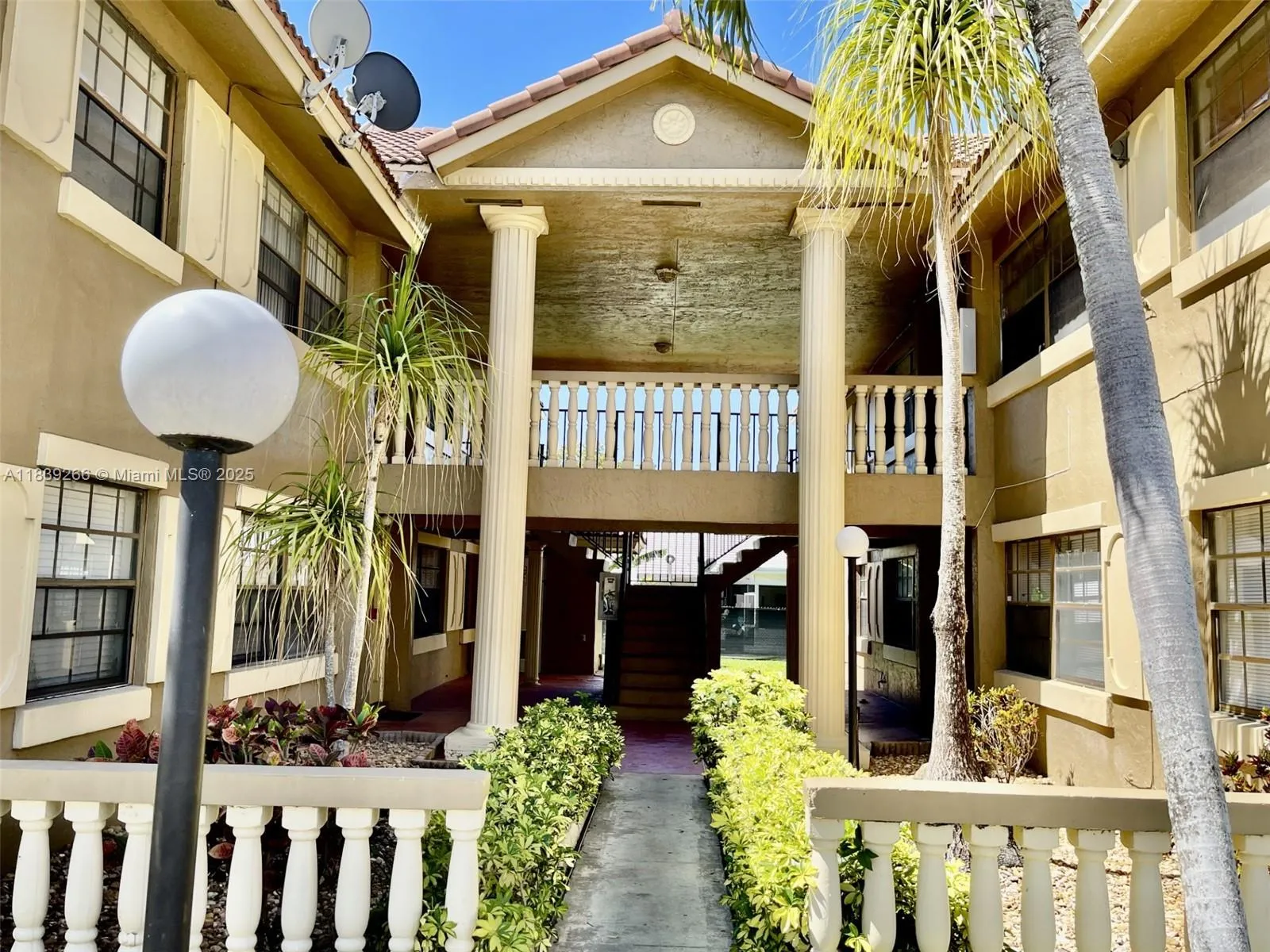 2624 Riverside Dr # 2624, Coral Springs FL 33065