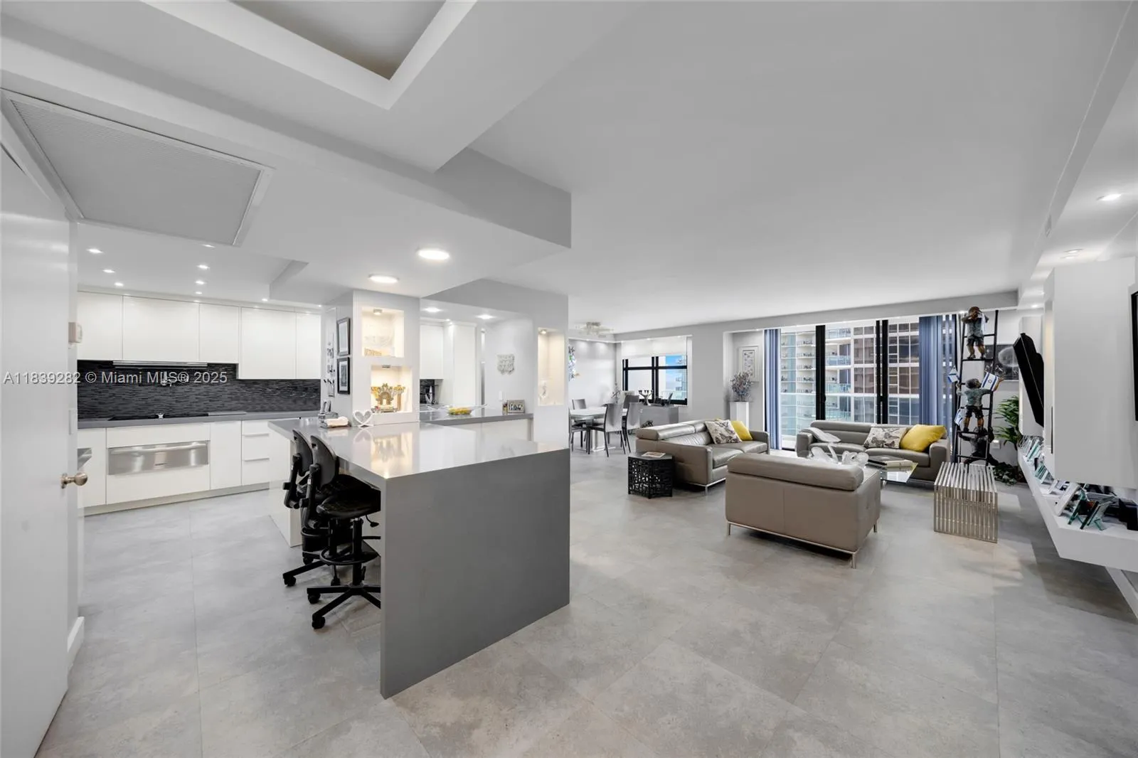 2 bedroom 2 bath for sale at 9801 Collins Ave # 16U, Bal Harbour FL 33154