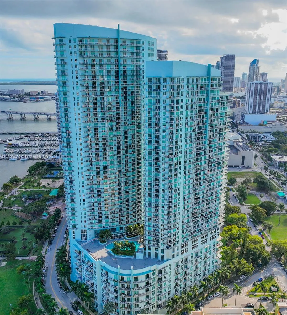1 bedroom 1 bath for sale at 1900 N Bayshore Dr # 1803, Miami FL 33132