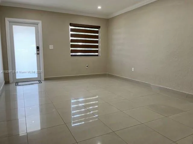 330 W 40th Pl, Hialeah FL 33012