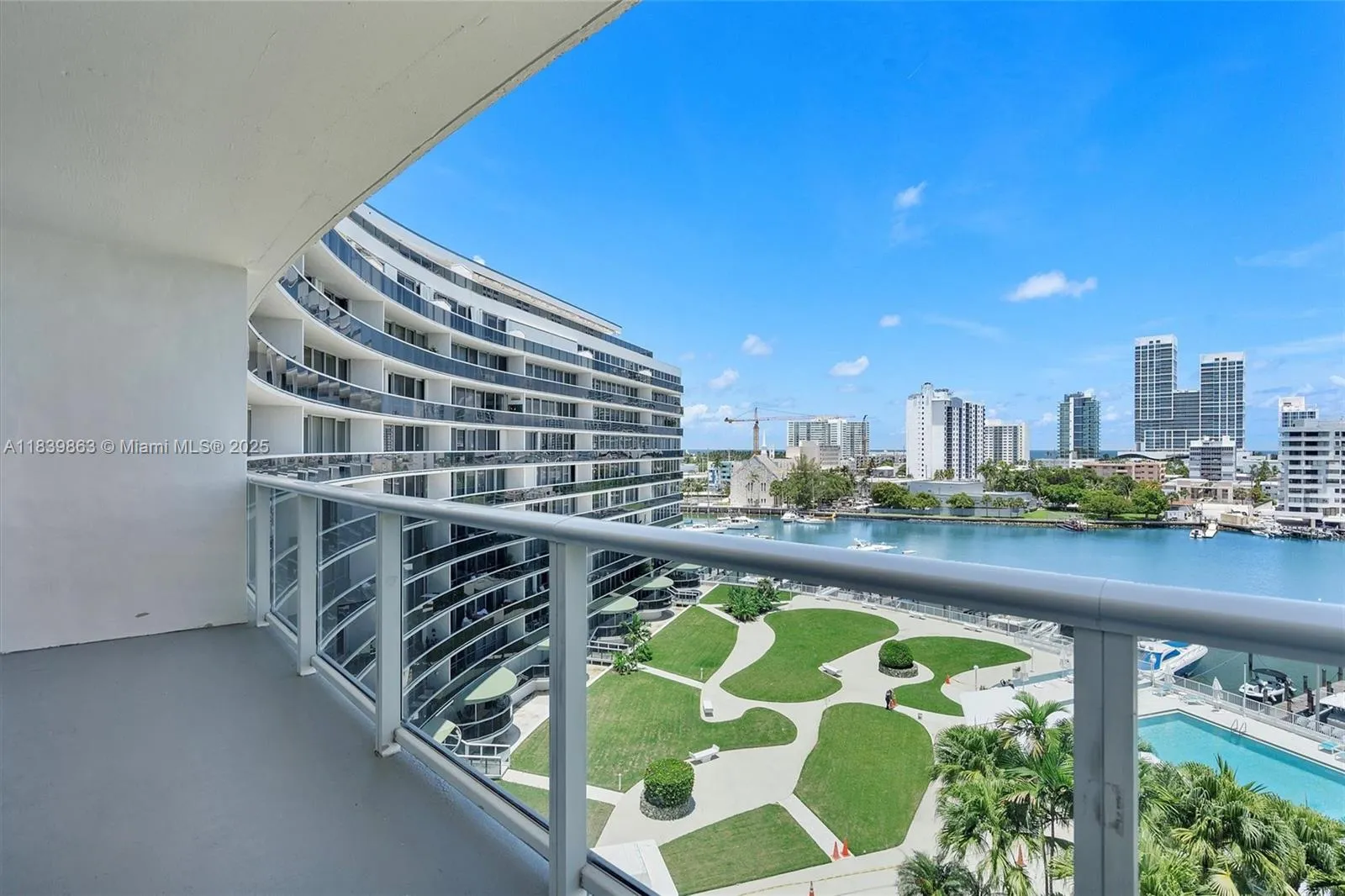 900 Bay Dr, Miami Beach FL 33141