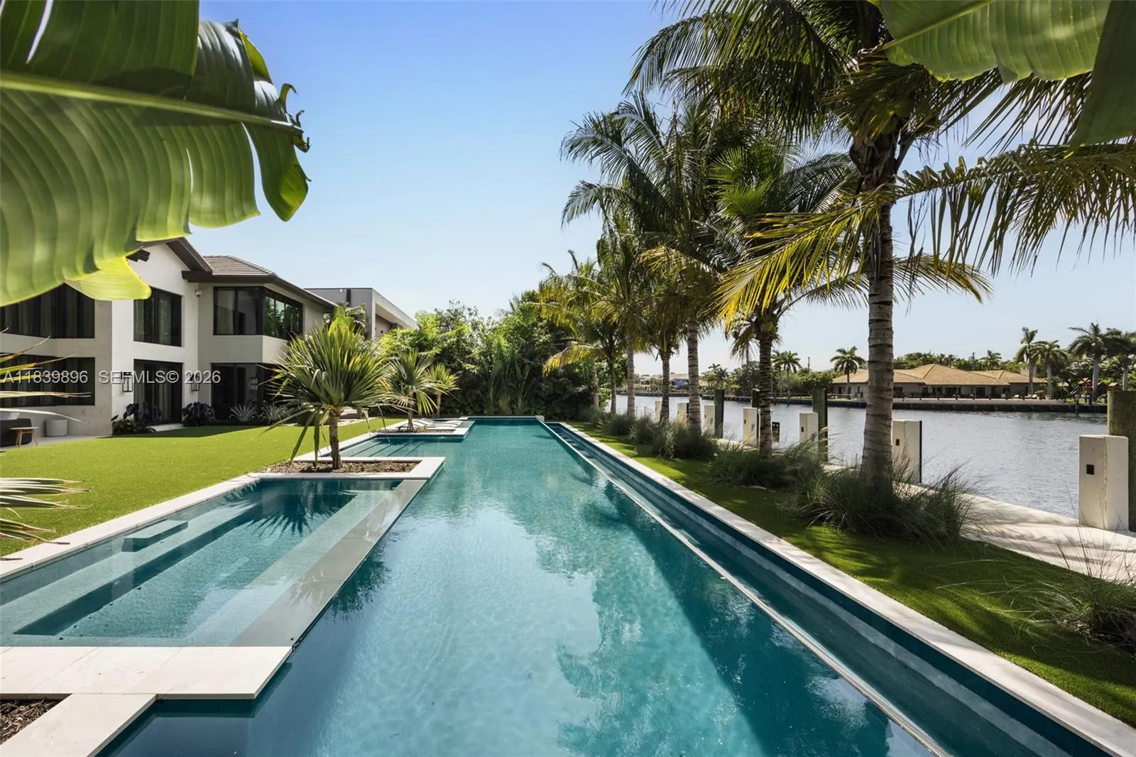 110 Holiday Dr, Hallandale Beach FL 33009