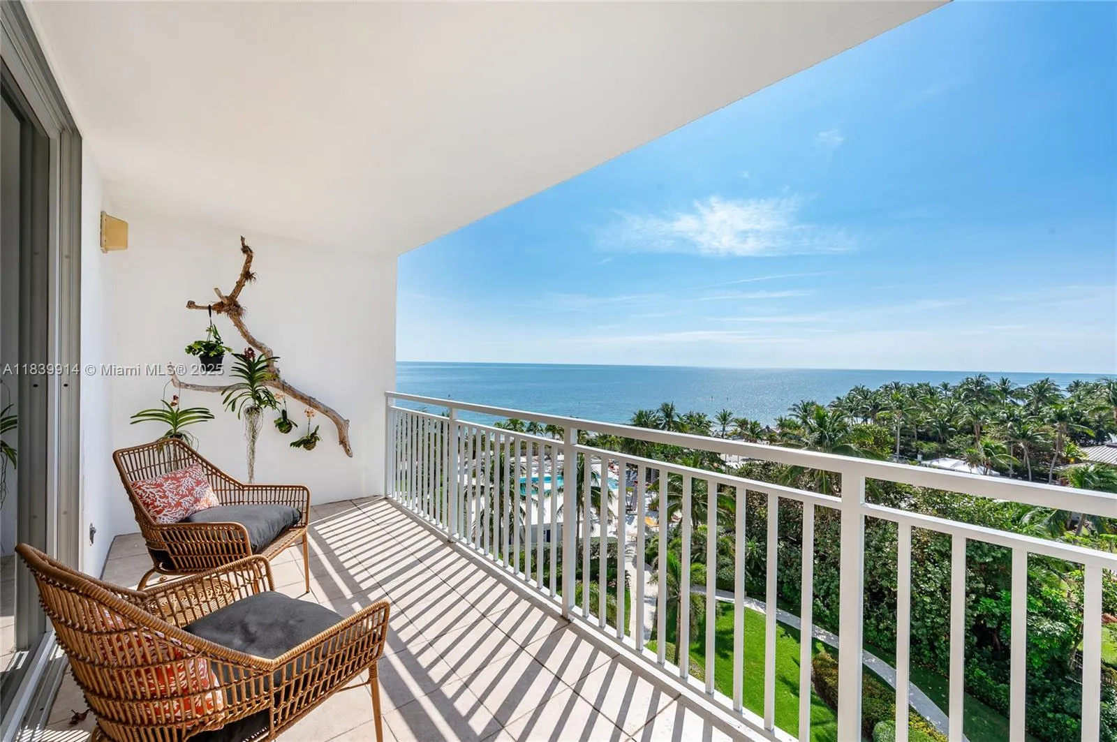 2 bedroom 2 bath for sale at 609 Ocean Dr # 8G, Key Biscayne FL 33149