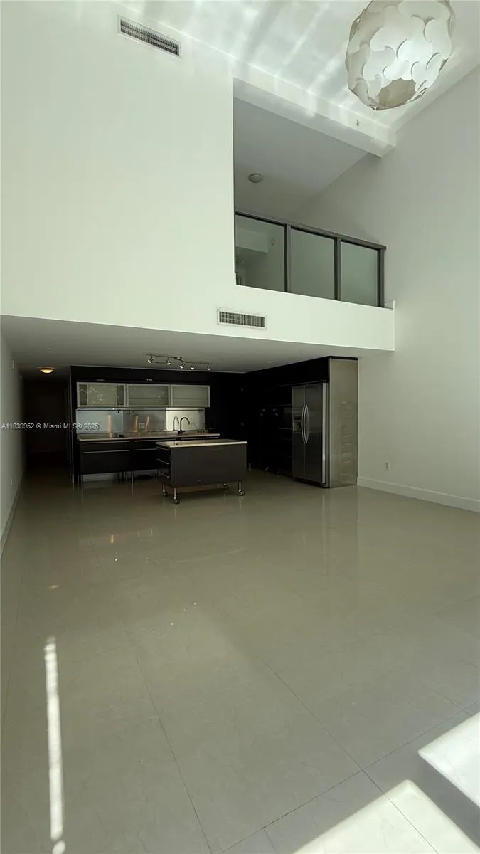 6000 Collins Ave # 323, Miami Beach FL 33140