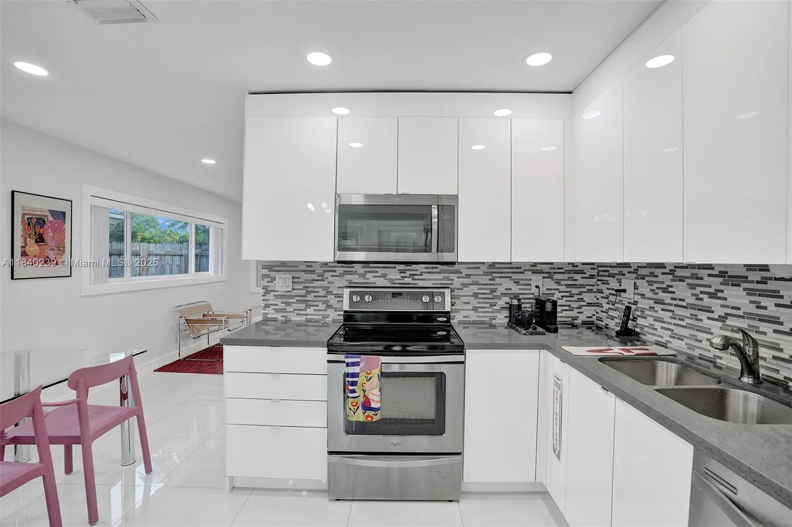 1605 NW 7th Ter, Fort Lauderdale FL 33311
