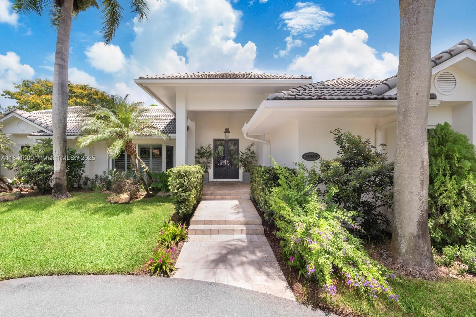 5 bedroom 5 bath for sale at 15503 SW 74th Pl, Palmetto Bay FL 33157