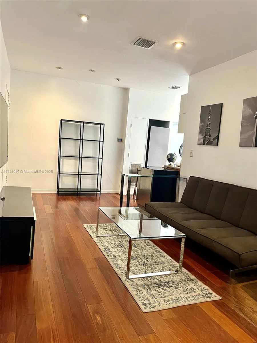 642 Michigan Ave # 20, Miami Beach FL 33139
