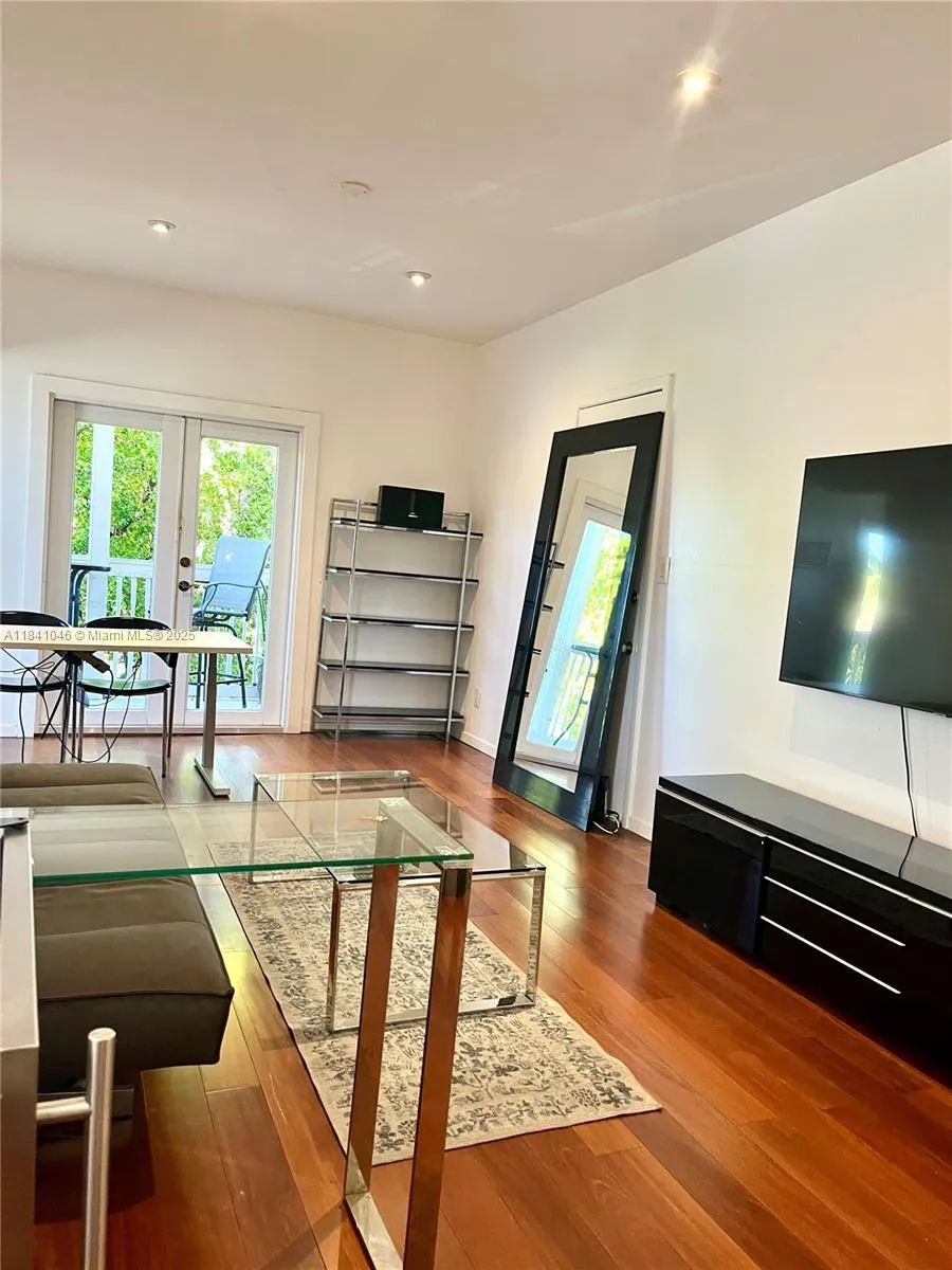 642 Michigan Ave # 20, Miami Beach FL 33139