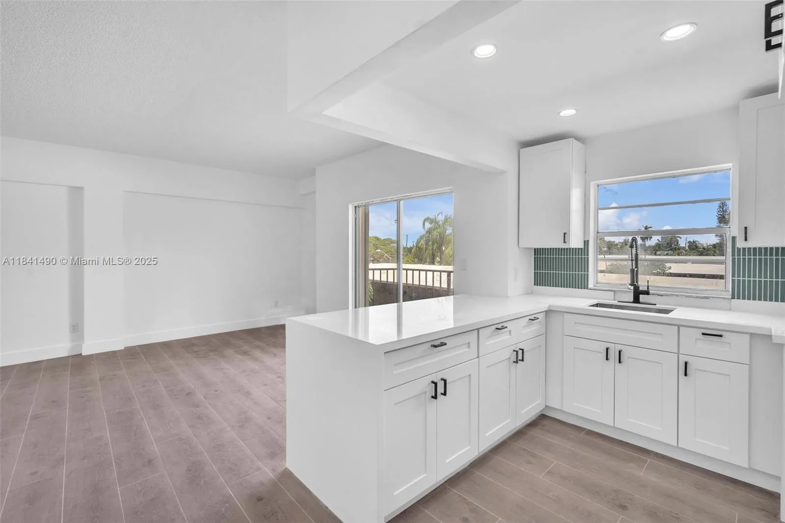 1960 Marseille Dr # 304, Miami Beach FL 33141