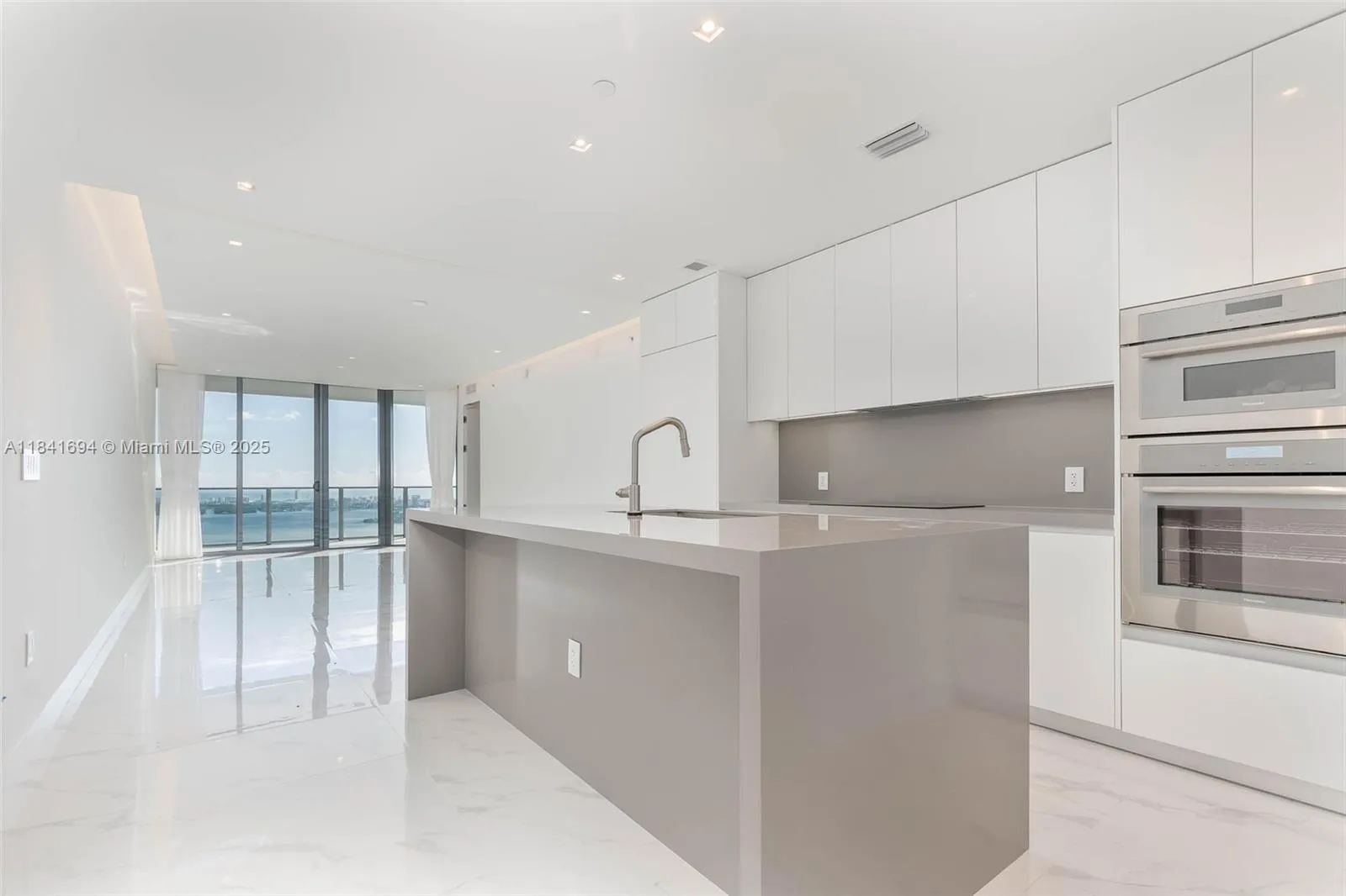 700 NE 24 ST # 5005, Miami FL 33137
