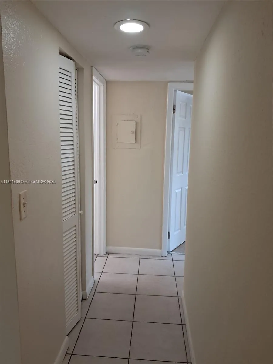 2511 NW 39th Ter # 104, Lauderdale Lakes FL 33311