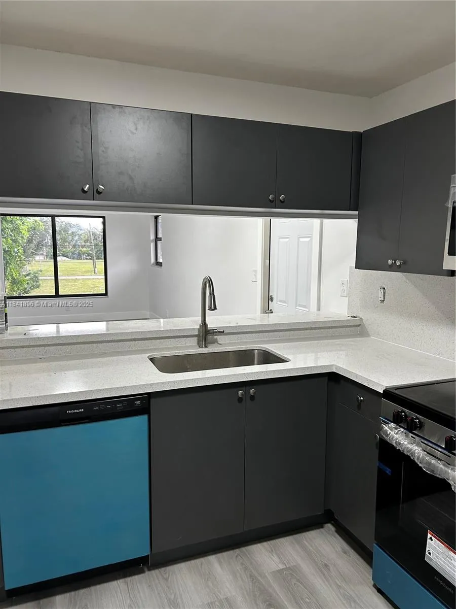 for sale at 1175 SW 16th Ave, Fort Lauderdale FL 33312