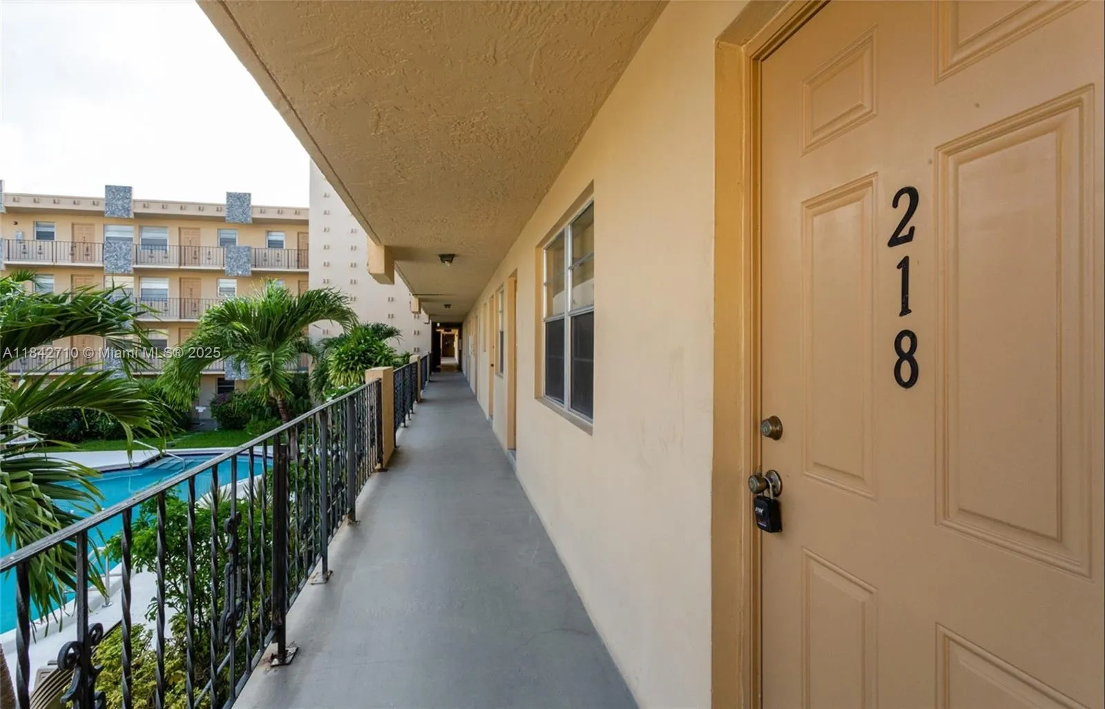 2145 Pierce St # 218, Hollywood FL 33020
