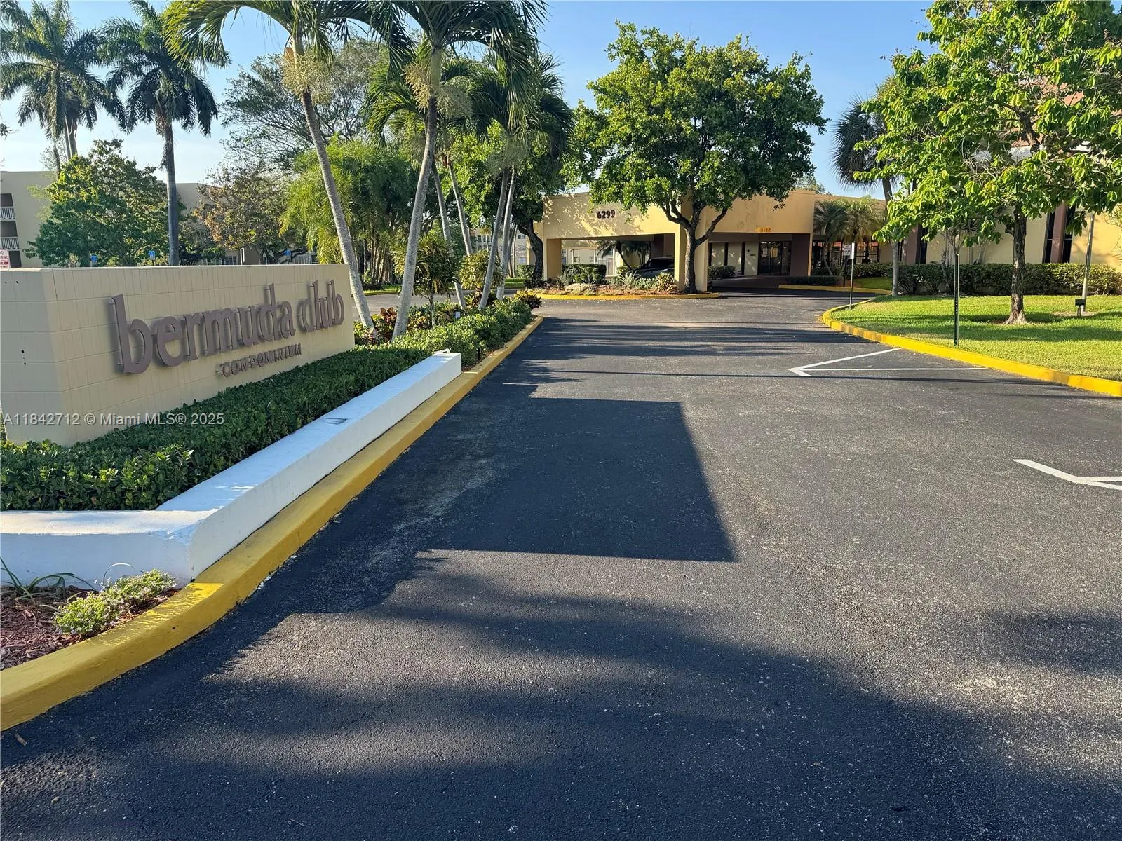2 bedroom 2 bath for sale at 6150 NW 62nd St # 312, Tamarac FL 33319