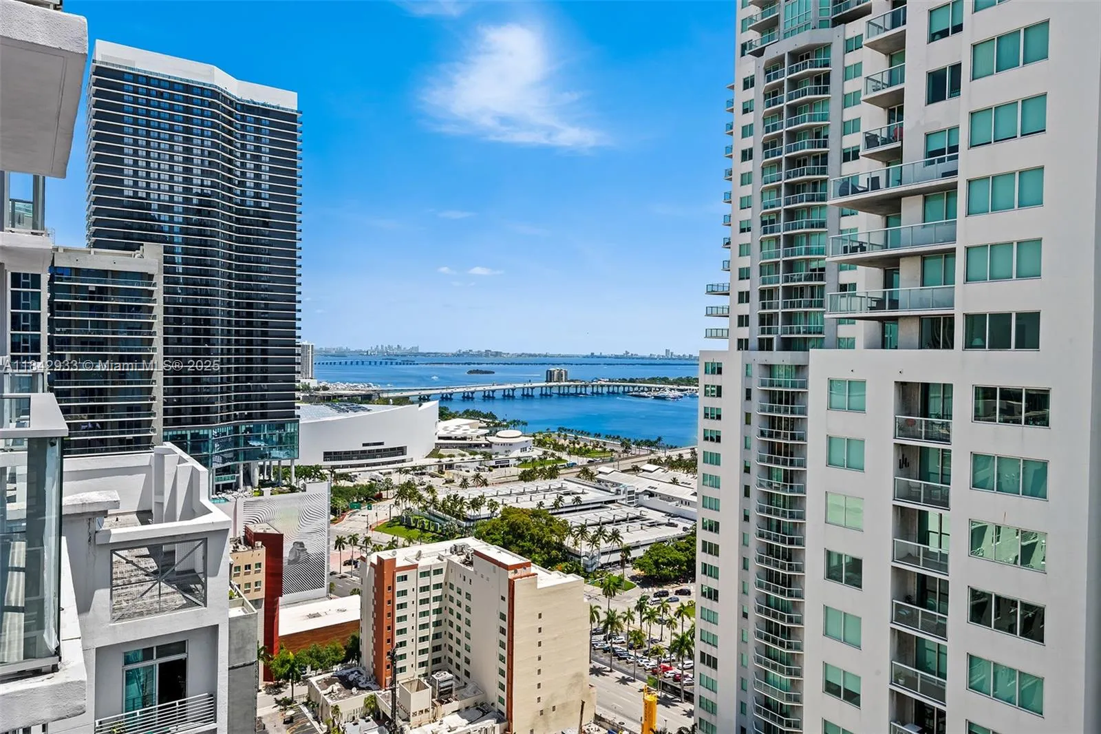 1 bath for sale at 227 NE 2nd St # 2911, Miami FL 33132