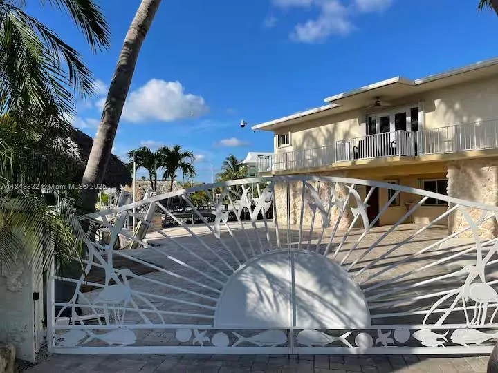 4 bedroom 3 bath for sale at 201 Wildwood Cir, Key Largo FL 33037
