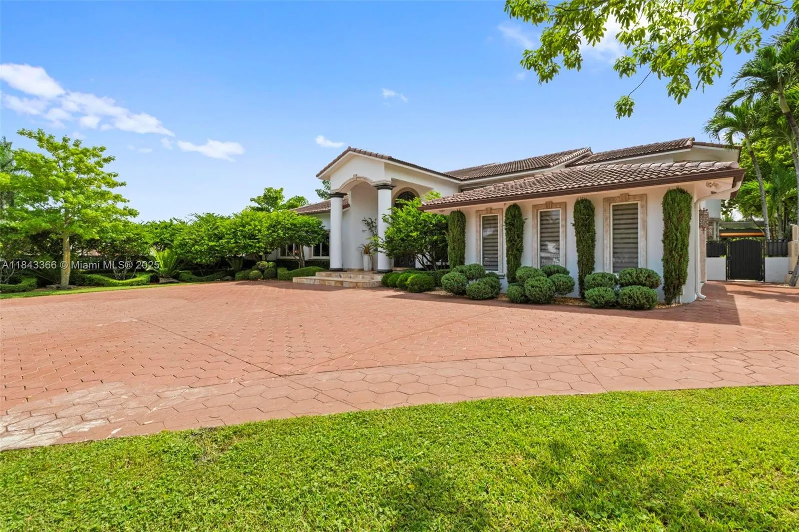 6 bedroom 7 bath for sale at 185 SW 130th Ave, Miami FL 33184