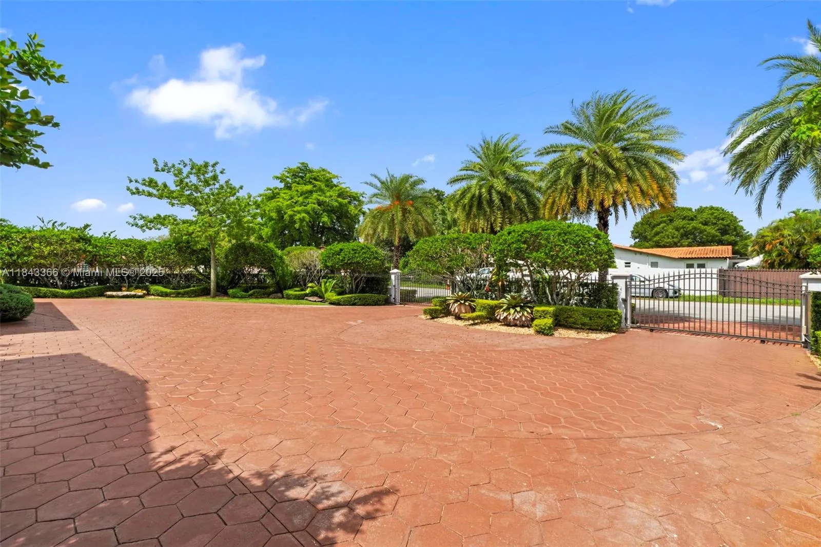 185 SW 130th Ave, Miami FL 33184