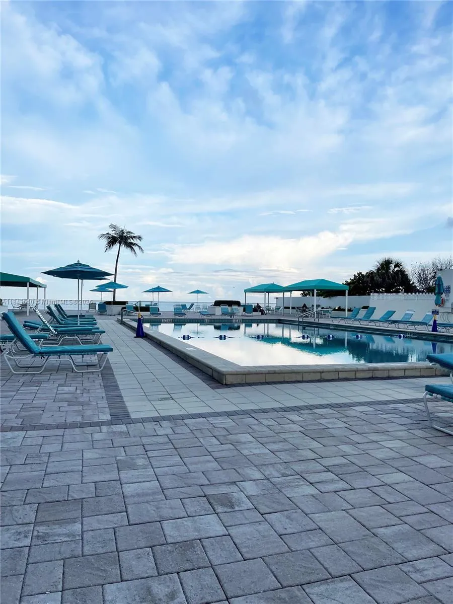 3725 S Ocean Dr # 415, Hollywood FL 33019