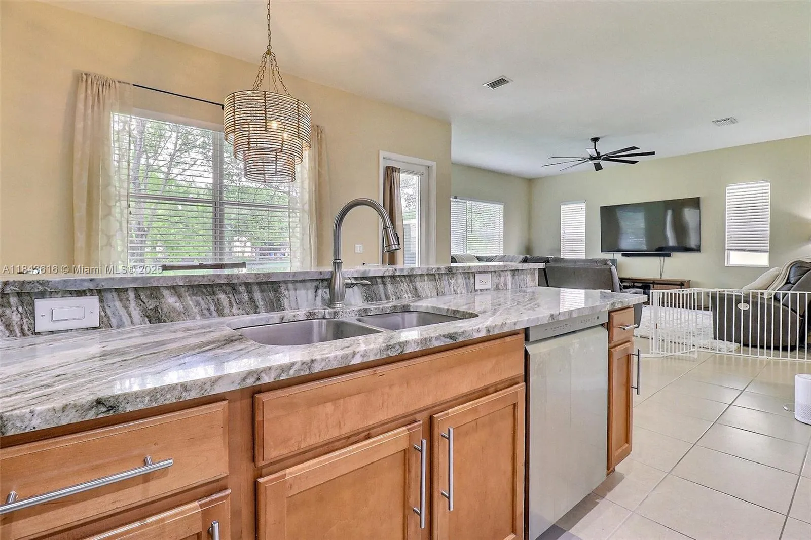 1094 Grove Park Cir, Boynton Beach FL 33436