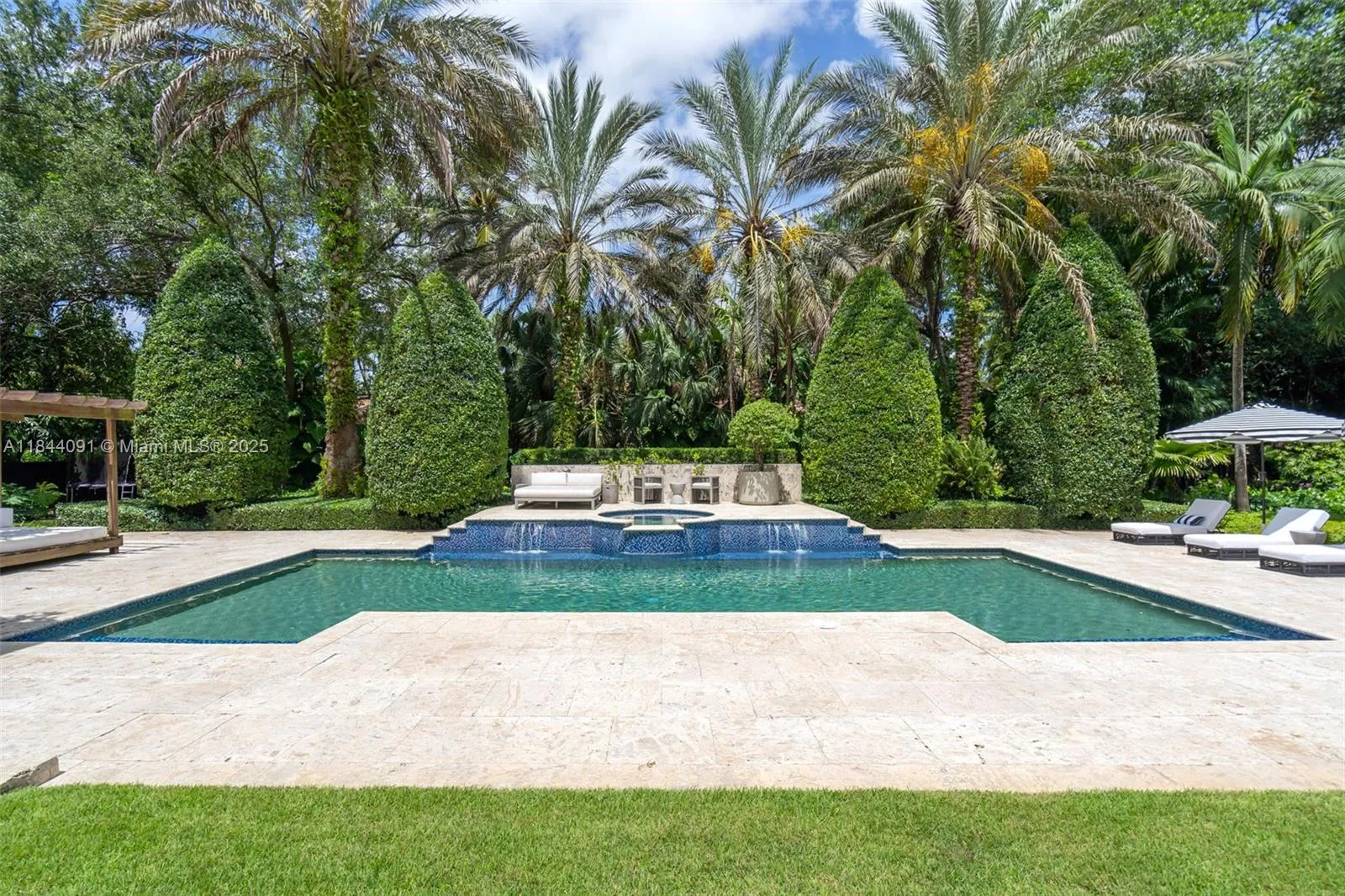 7320 SW 79th Ct, Miami FL 33143