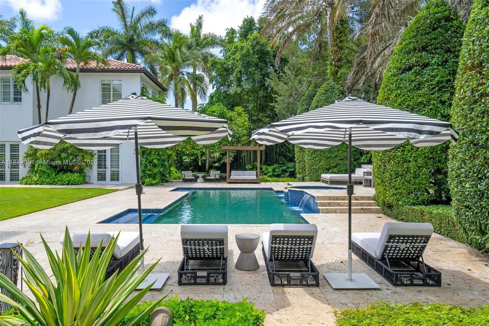 7320 SW 79th Ct, Miami FL 33143