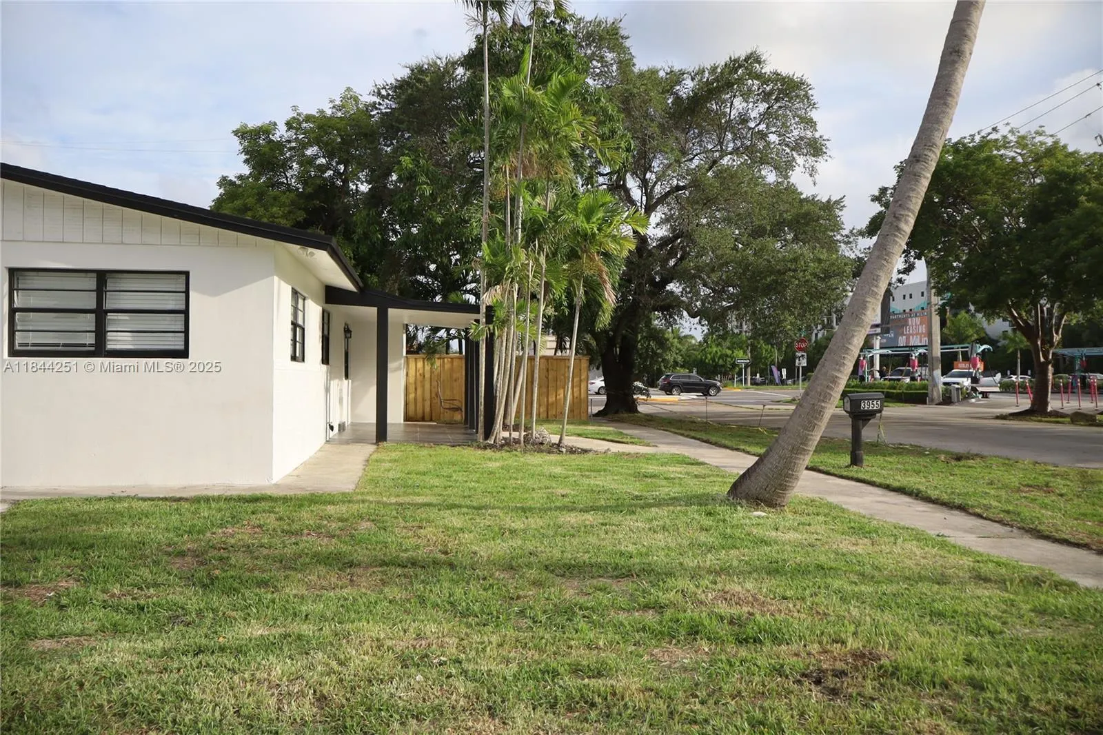 3955 SW 69th Ave, Miami FL 33155