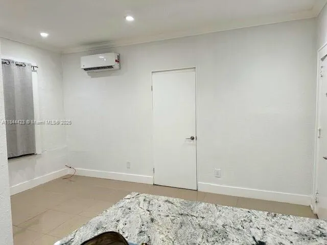 126 Mendoza Ave # 3, Coral Gables FL 33134