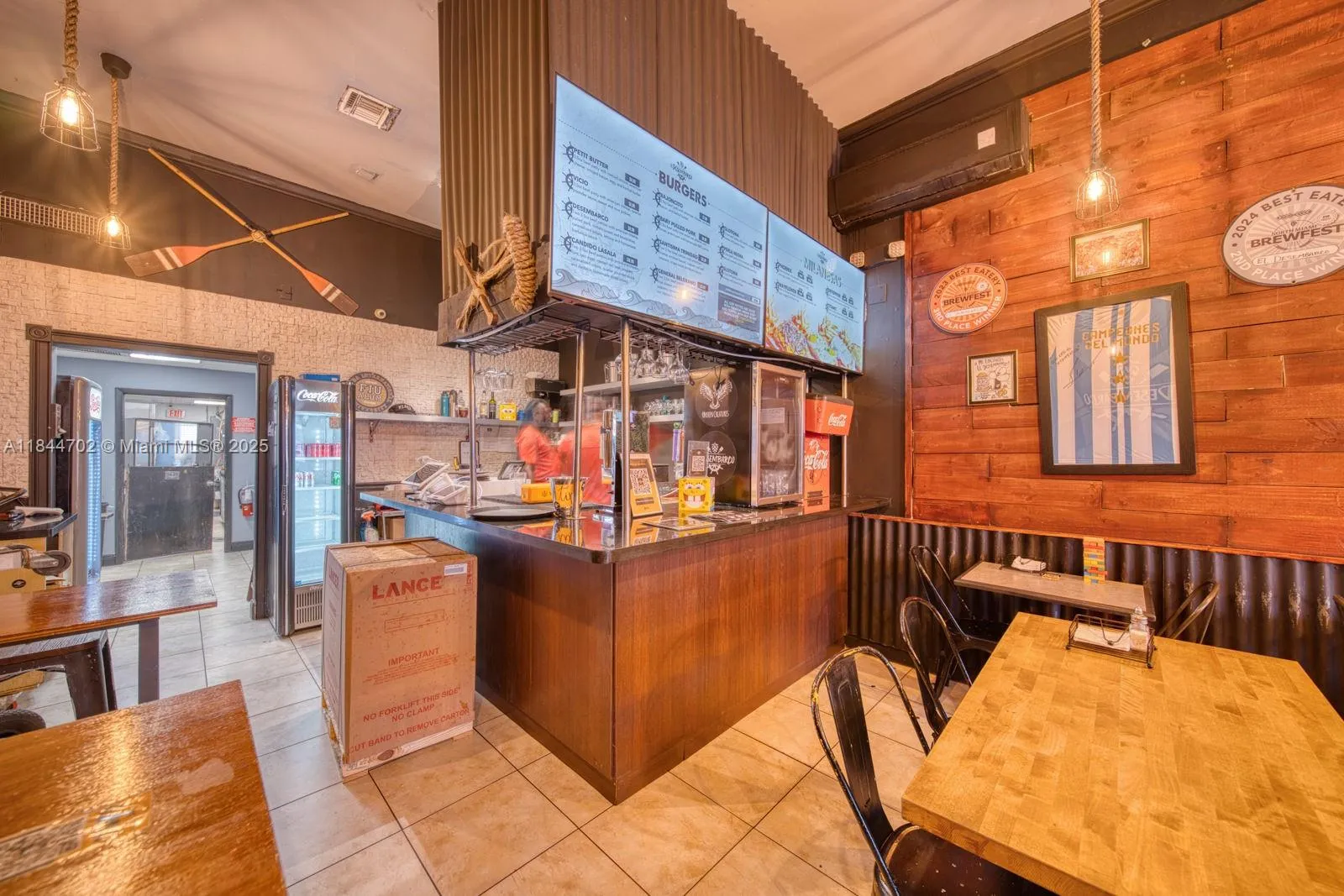 Gourmet Burger Franchise For Sale in Prime Miami Beach Location, Miami Beach FL 33141
