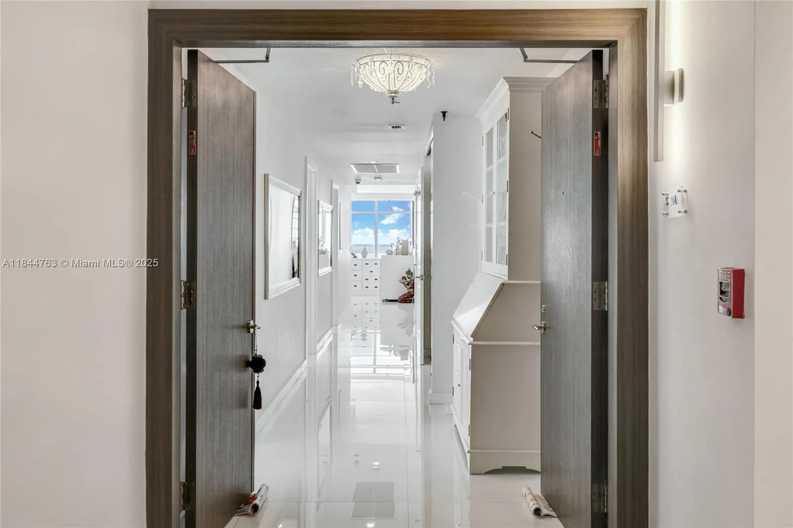 3737 Collins Ave # 801, Miami Beach FL 33140