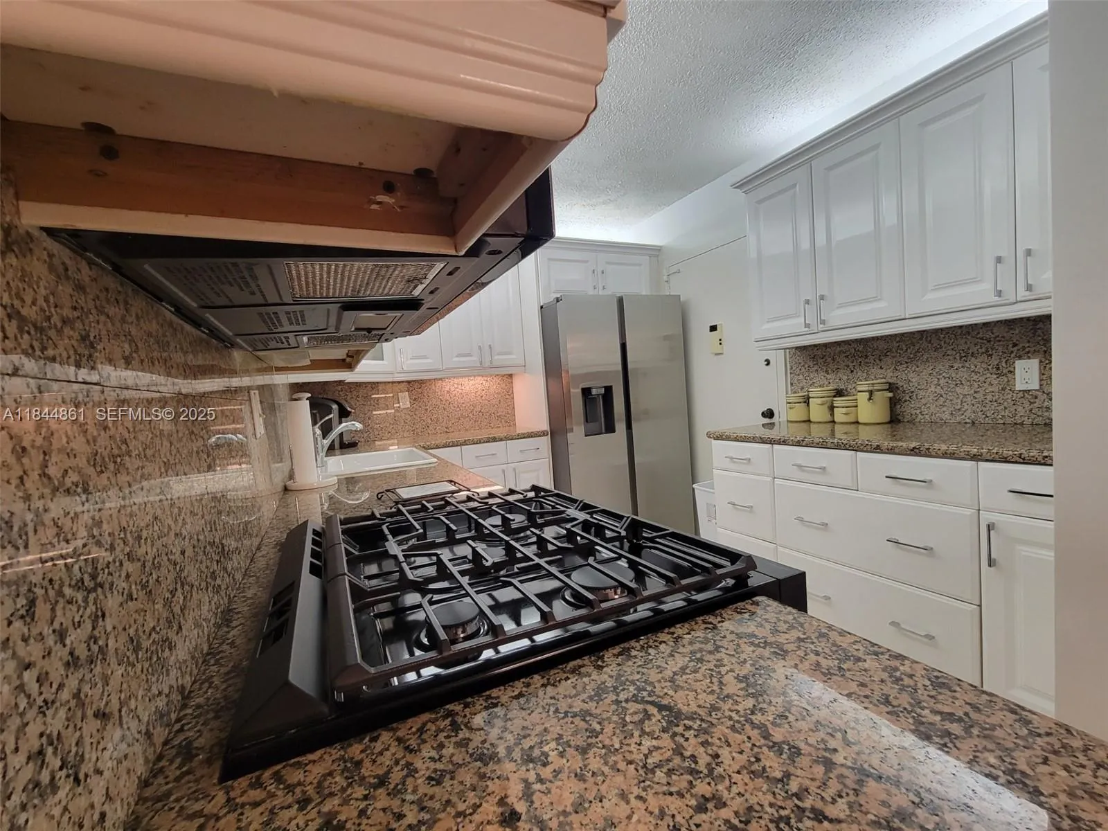 3140 S Ocean Dr # 1102, Hallandale Beach FL 33009