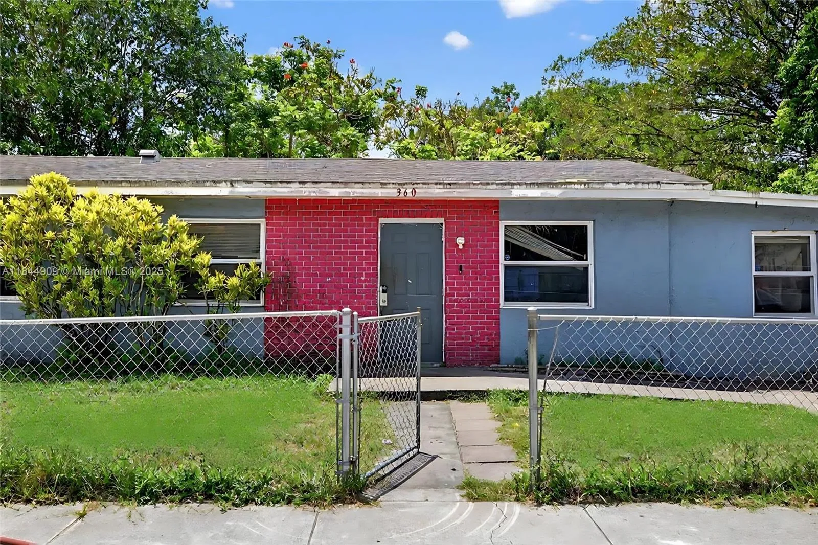 4 bedroom 3 bath for sale at 360 NW 28th Ave, Fort Lauderdale FL 33311